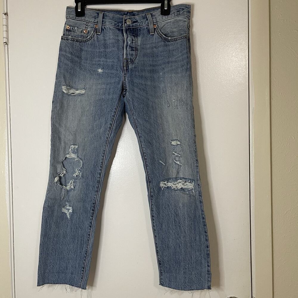 LEVI'S distressed light wash cropped mid rise denim jeans US 25